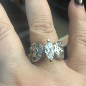 Beautiful Silver plated, costume jewelry ring, size 10